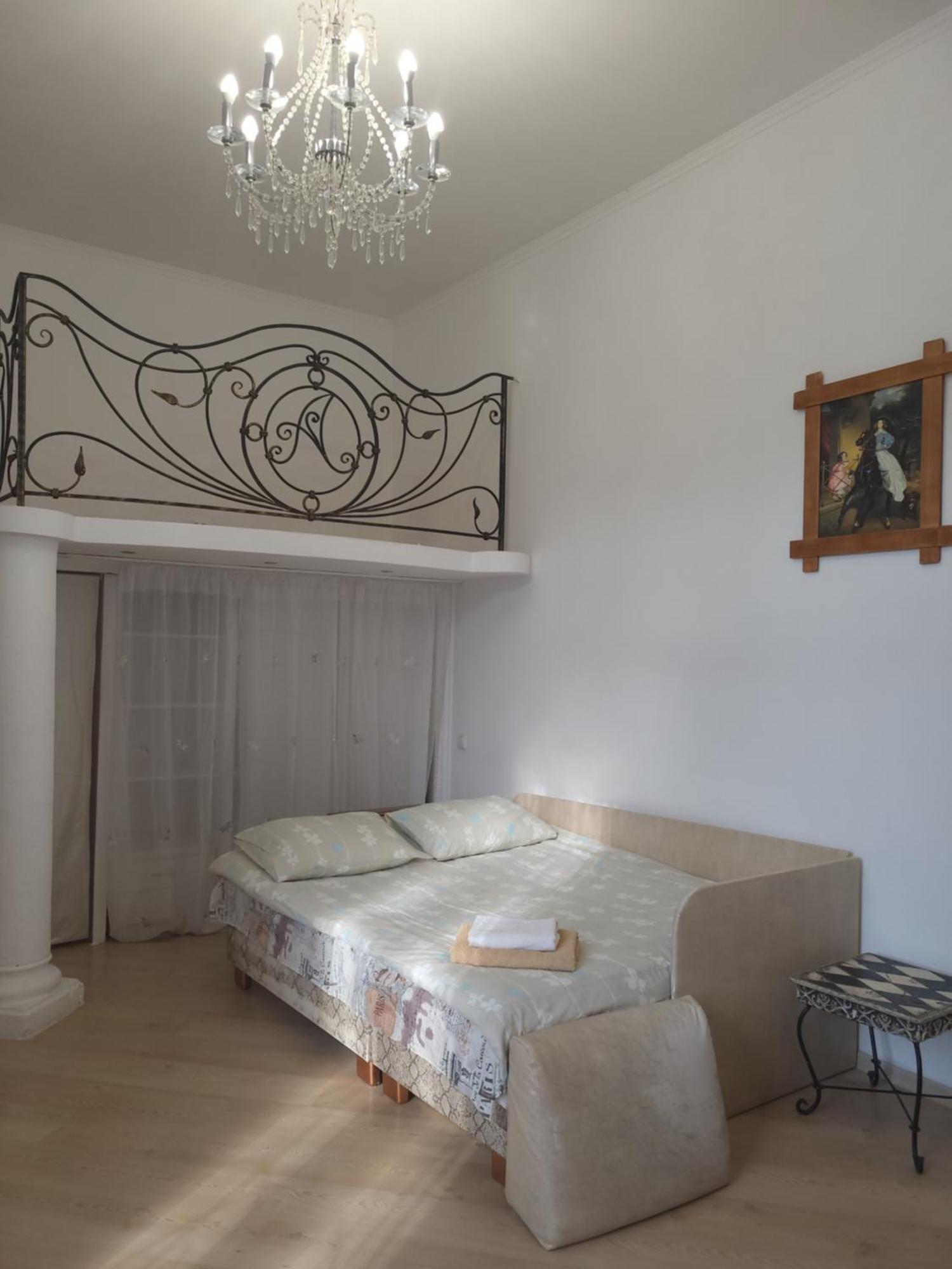 японська 5 Apartment Lviv